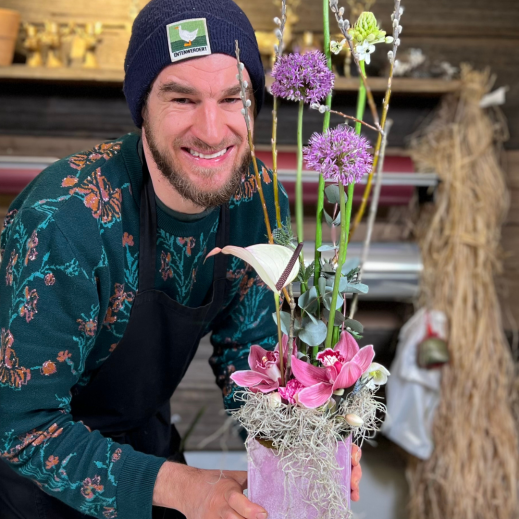 Blumengesteck-selber-machen-Exotisch-weiss-violett.png