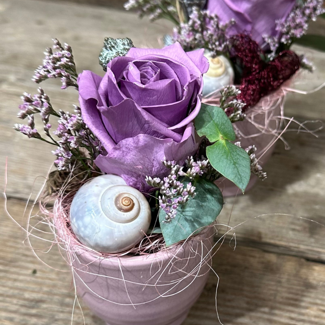 Exklusiver Blumenstrauss mit geldscheinen und Blumen selber binden. DIY Floristik  Anleitung in Deutsch