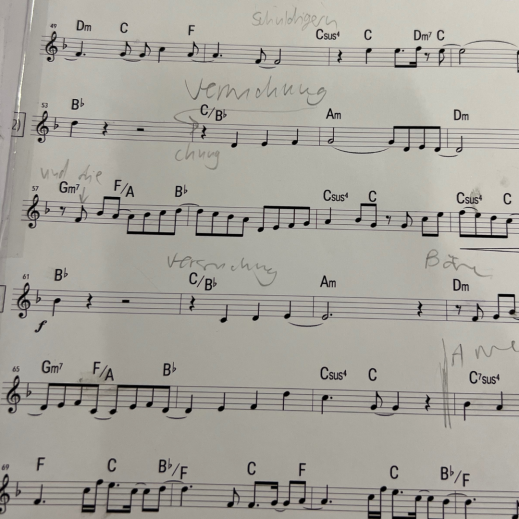 Notenblatt-in-Blumenstrauss.png